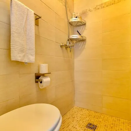 New Champs Elysees 2pax 아파트