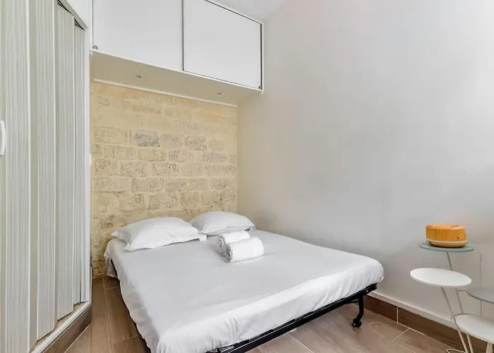 New Champs Elysees 2pax * Paris
